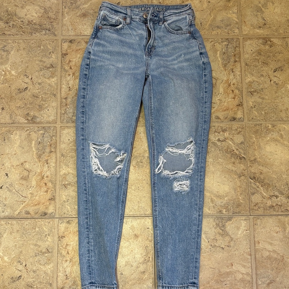 American Eagle Women's Distressed Mom Jean Size 0